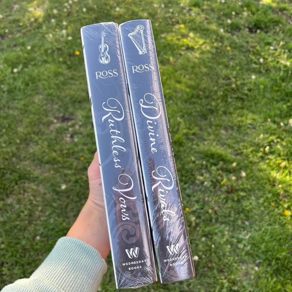 Divine Rivals series OwlCrate - Picture 4 of 4